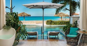 奢华套房, 1 间卧室, 海洋景观 (Beachfront Swim-up Super Luxe) | 高档床上用品、迷你吧、客房内保险箱、遮光窗帘
