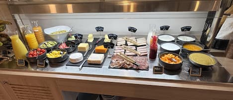 Desayuno buffet todos los días (con cargo)