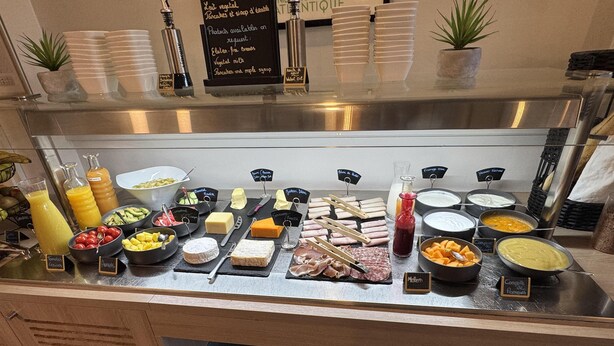 Daily buffet breakfast for a fee