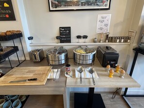 Daily buffet breakfast for a fee