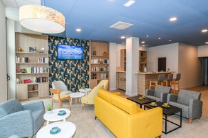 42-inch Smart TV with digital channels, TV