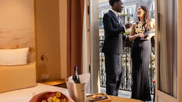 In-room safe, desk, soundproofing, free WiFi