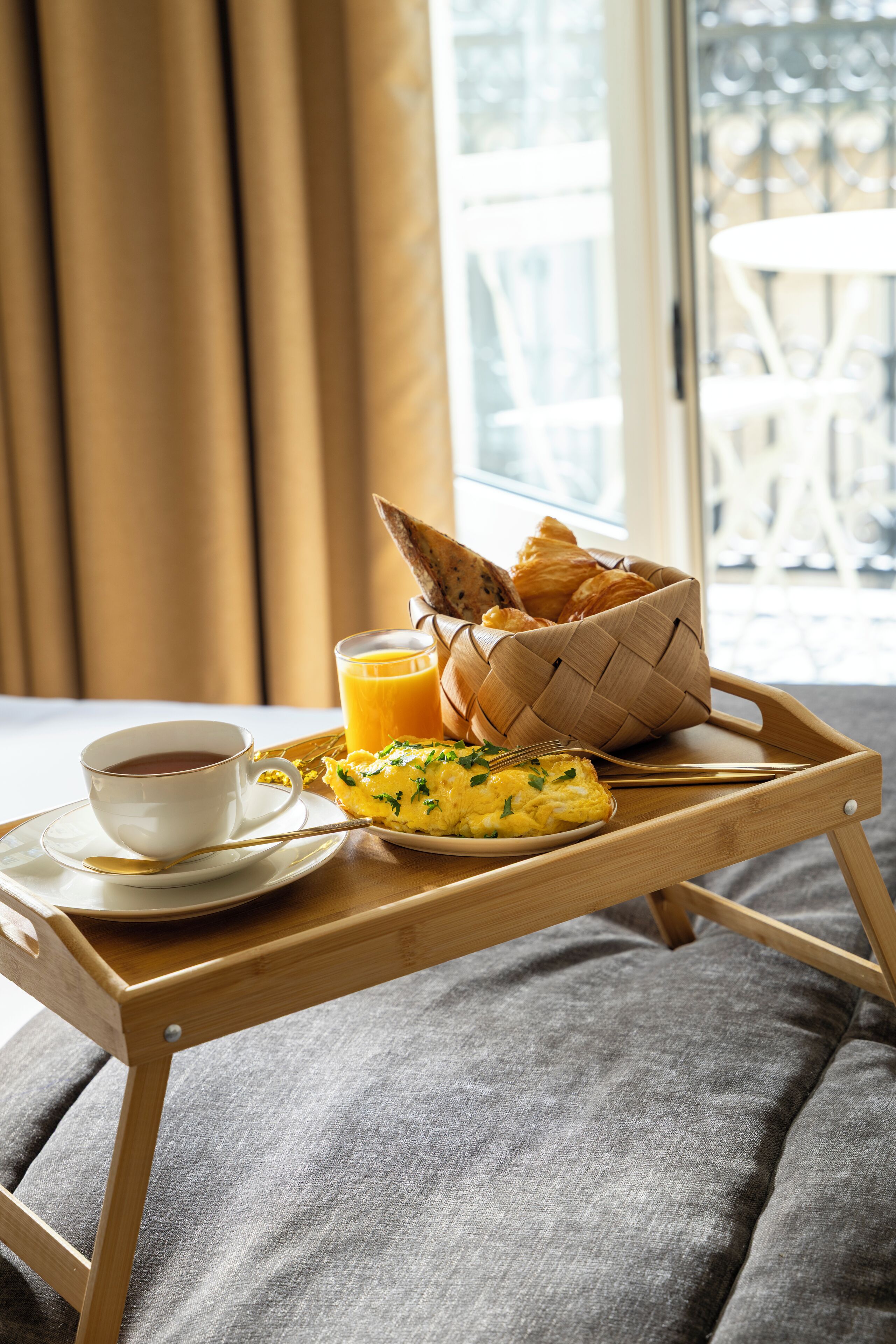 daily buffet breakfast (eur 21 per person)