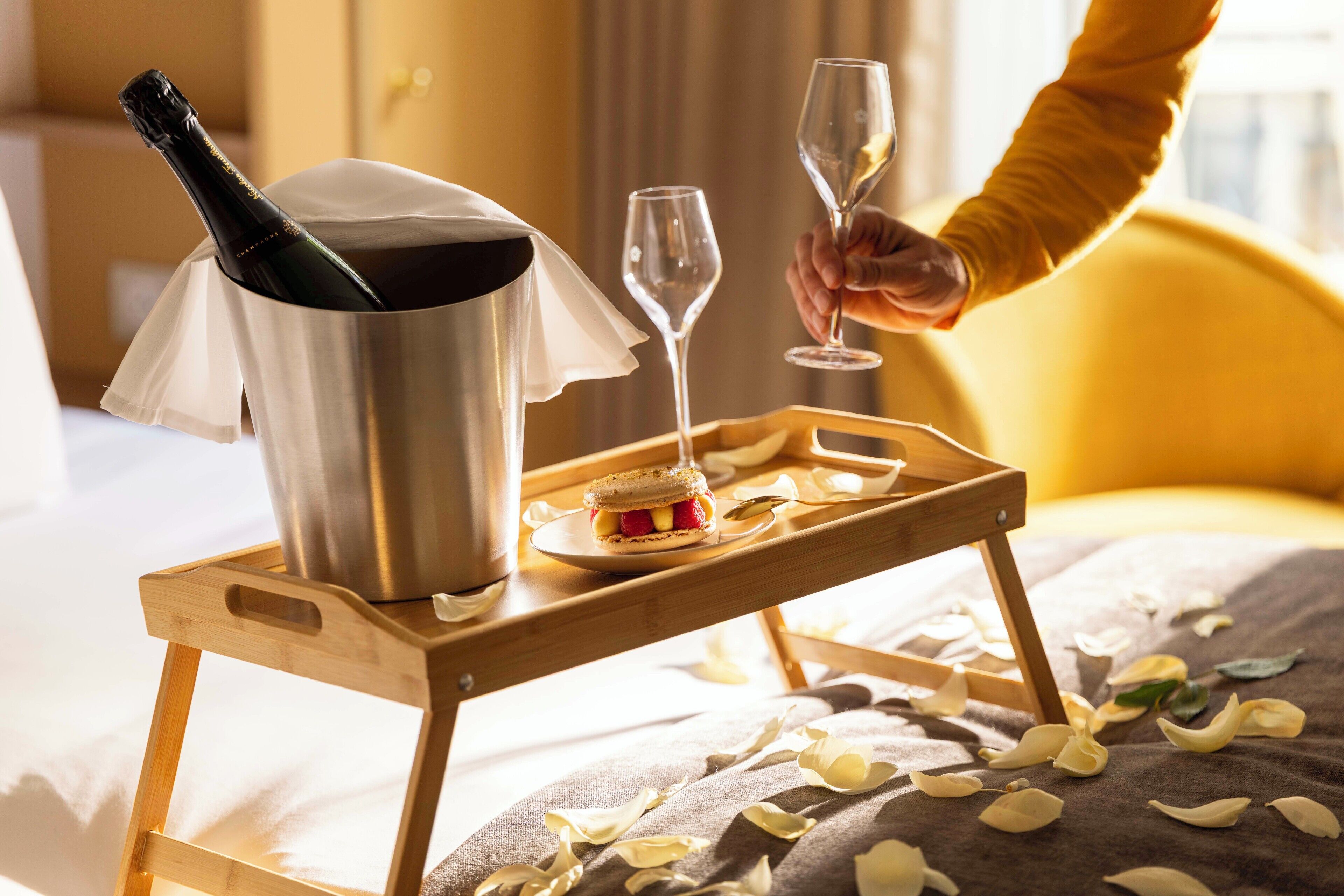 superior double room | champagne service