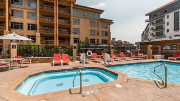 Outdoor pool, open 8:00 AM to 10:00 PM, sun loungers