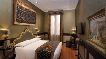 デラックス ダブルまたはツインルーム | 高級寝具、羽毛の掛け布団、低反発ベッド、ミニバー