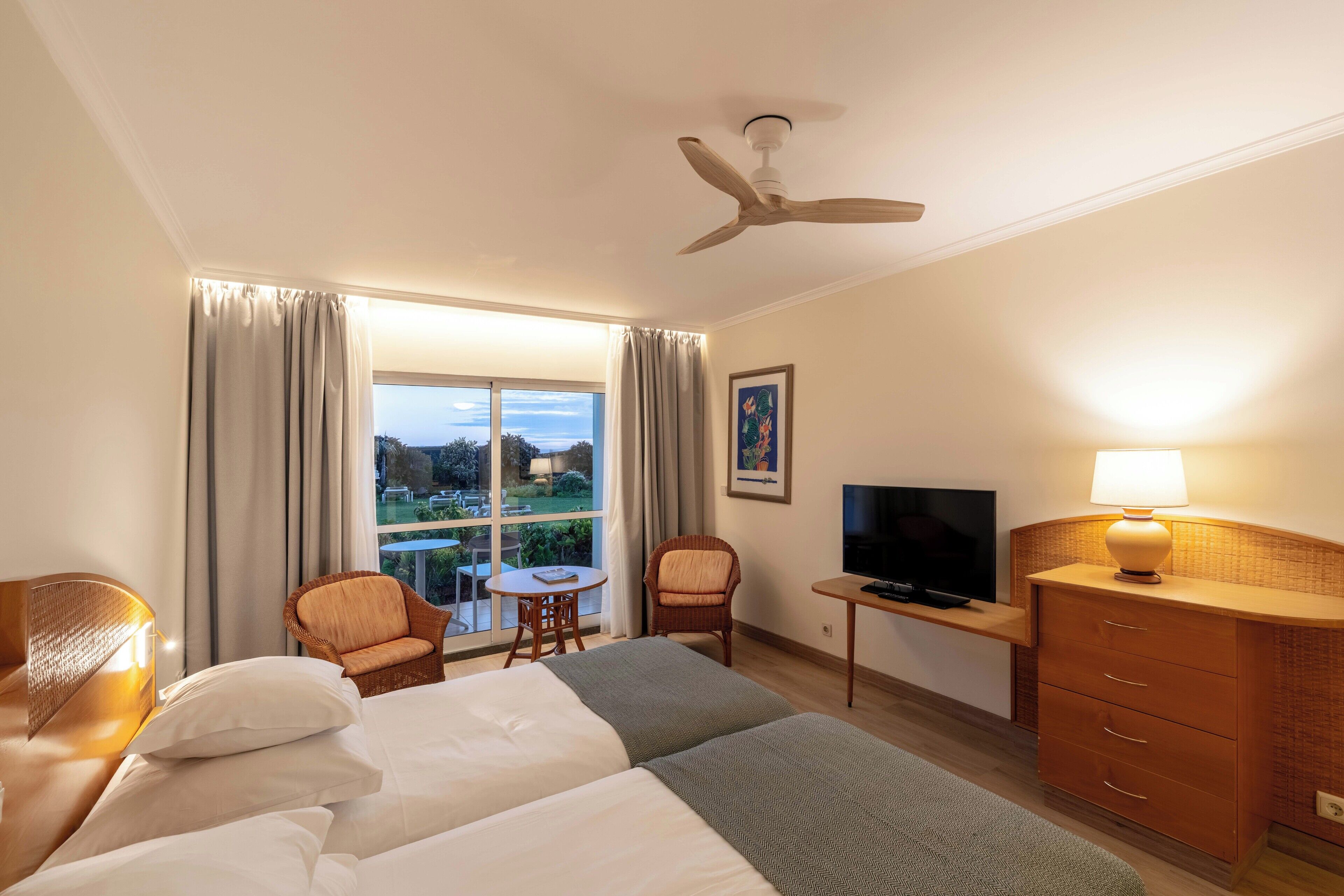 Classic Room, Pool View | In-room safe, desk, blackout drapes, soundproofing