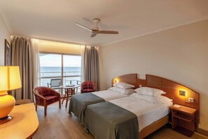 In-room safe, desk, blackout curtains, soundproofing - Pestana Ocean Bay Resort (Funchal)