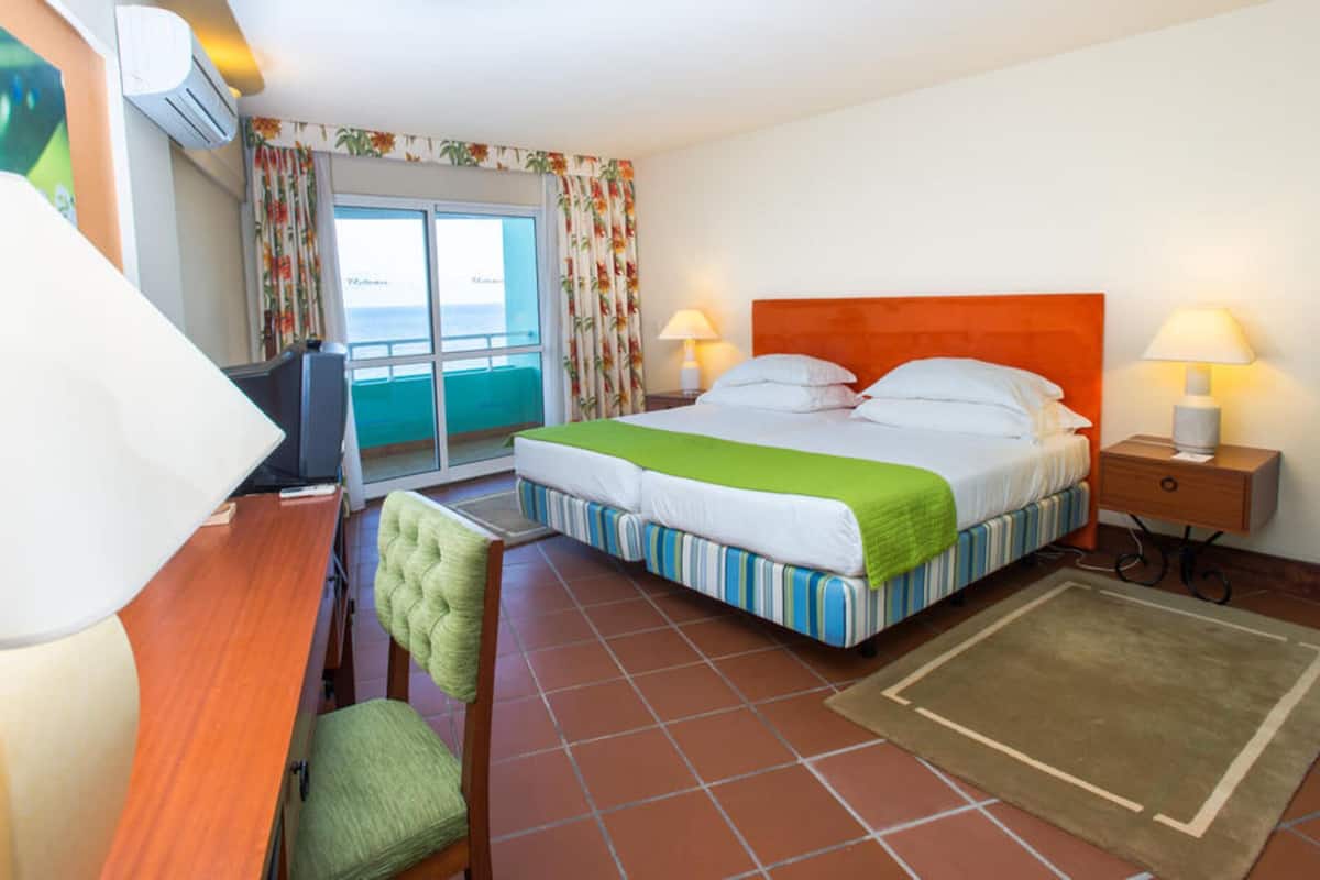 In-room safe, desk, blackout drapes, soundproofing
