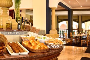 Free daily buffet breakfast