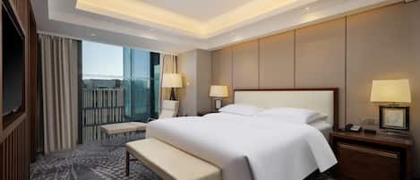 Suite, 2 Bedrooms | Down comforters, pillowtop beds, minibar, in-room safe