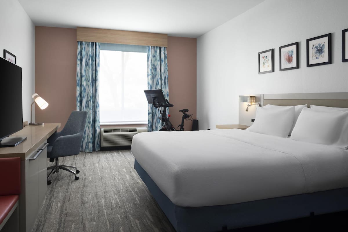 Skrivebord, skrivebord for bærbar PC og blendingsgardiner