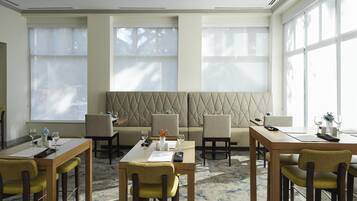 Daily cooked-to-order breakfast for a fee