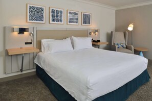 Desk, blackout curtains, iron/ironing board, free cots/infant beds - Hilton Garden Inn Napa (Napa)
