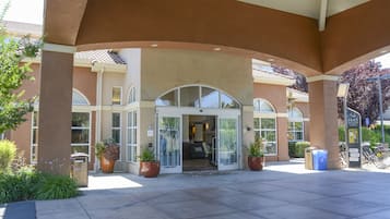 Fachada de la propiedad