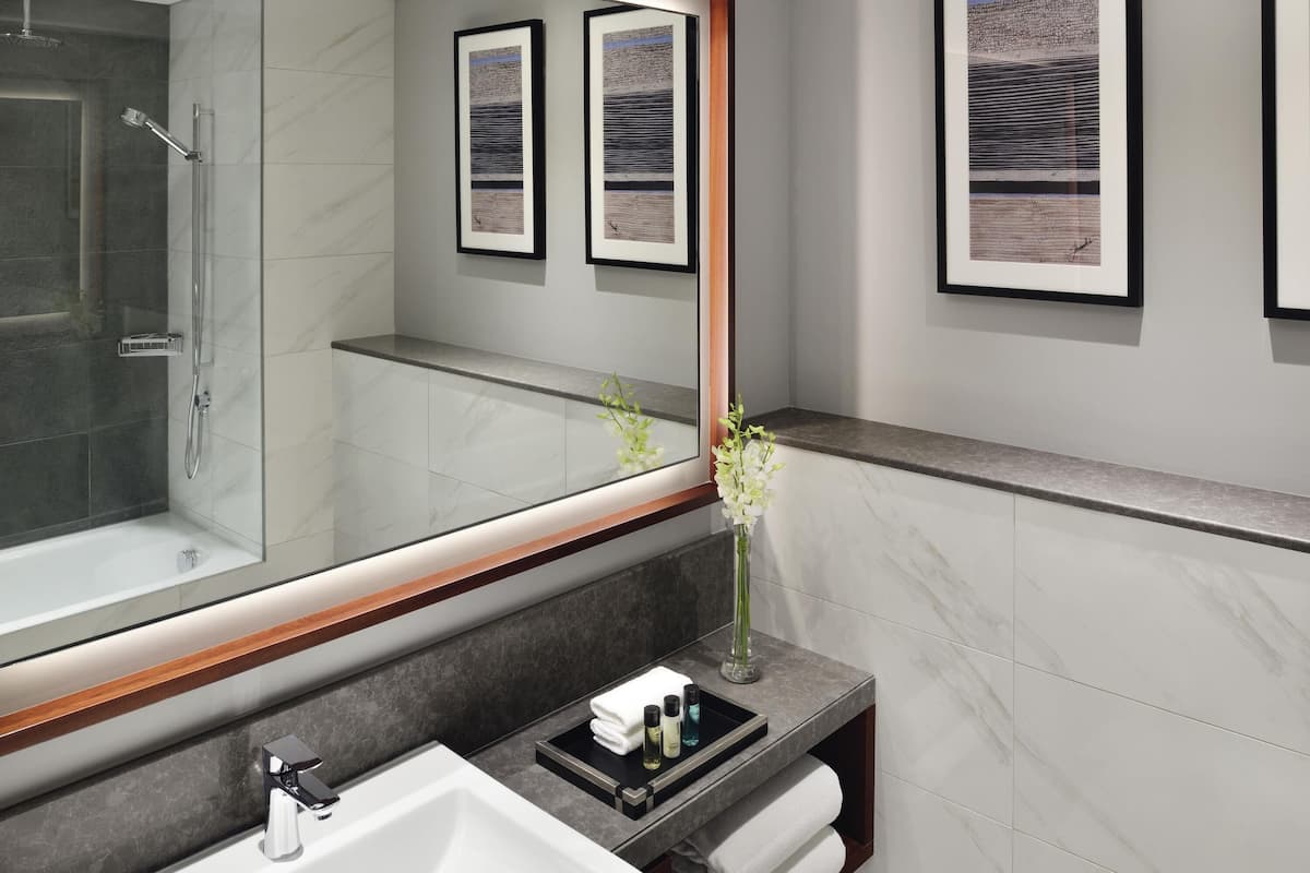 1 bedroom, in-room safe, desk, laptop workspace