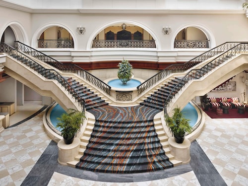 Mövenpick Hotel & Apartments Bur Dubai