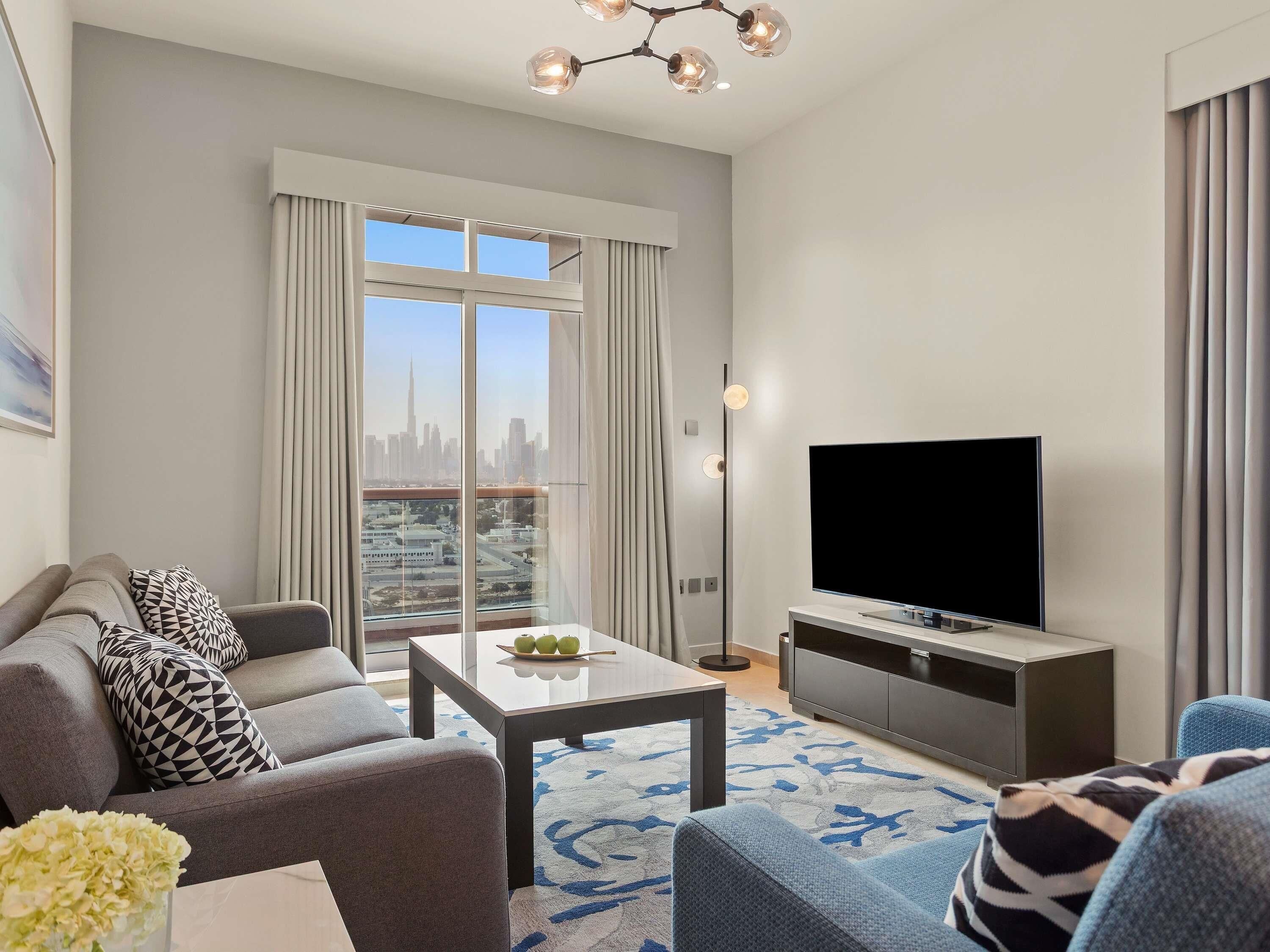 Departamento, 2 habitaciones (Burj Khalifa View) | Caja de seguridad en la habitación y escritorio 