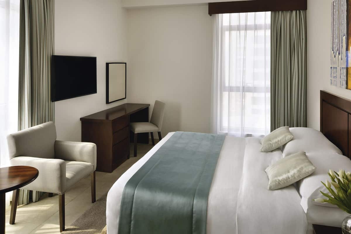 1 chambre, coffre-fort, bureau