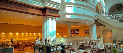 6 restaurants, spécialités Cuisine internationale