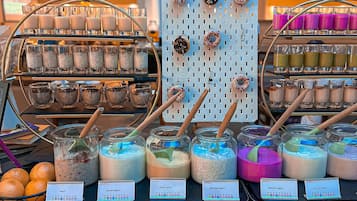 Petit déjeuner buffet (105.00 AED par personne)