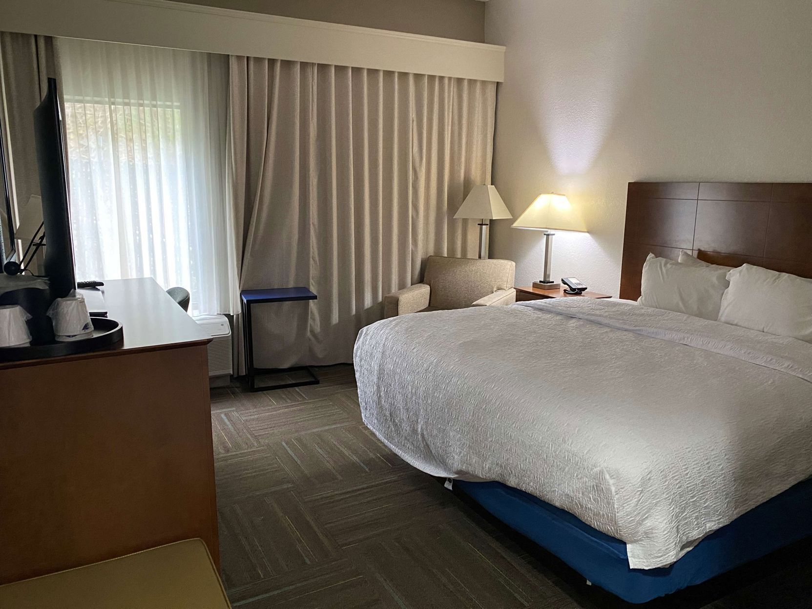 Caja de seguridad en la habitación, wifi gratis y ropa de cama 