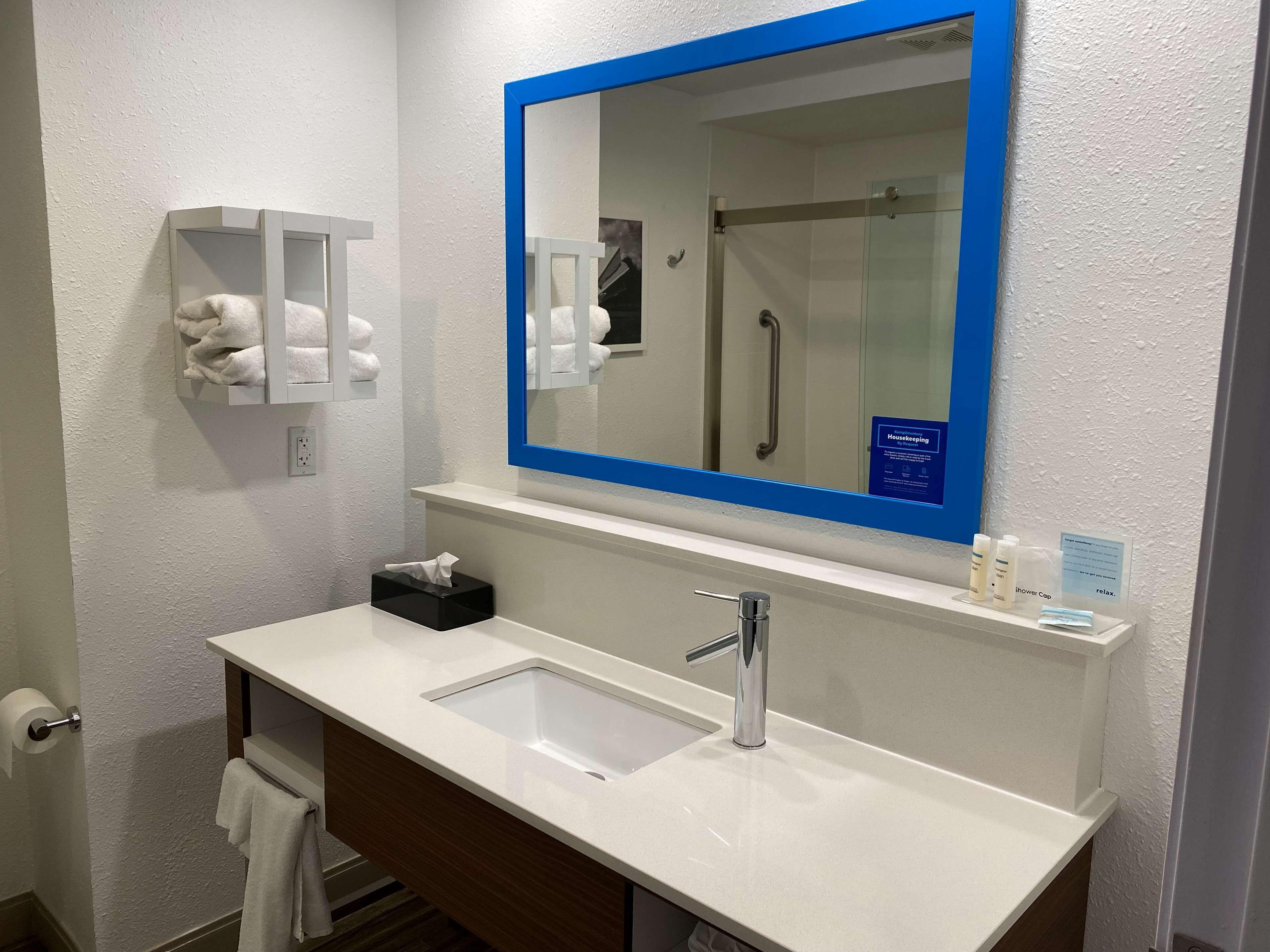 free toiletries, towels