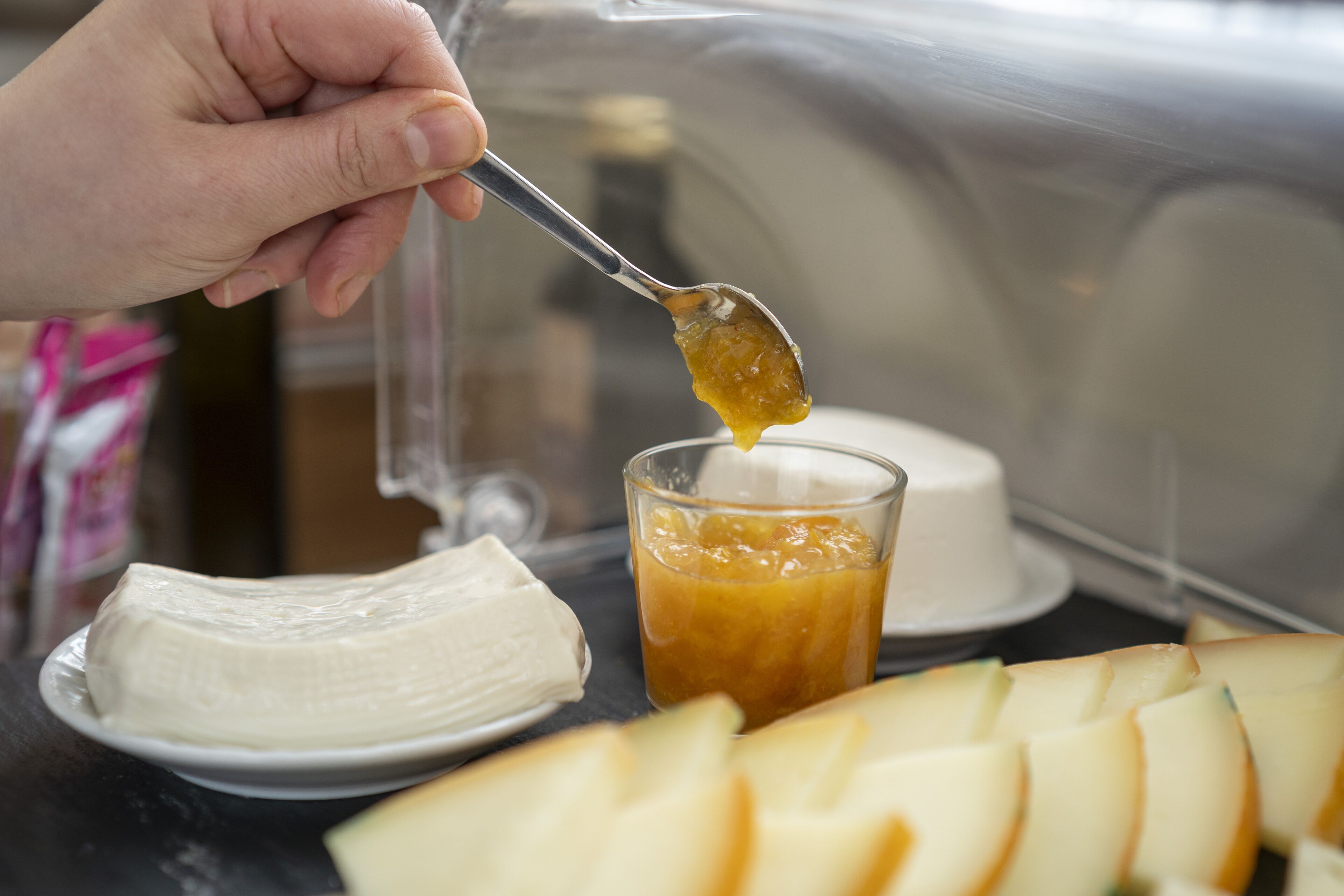 daily cooked-to-order breakfast (eur 18 per person)