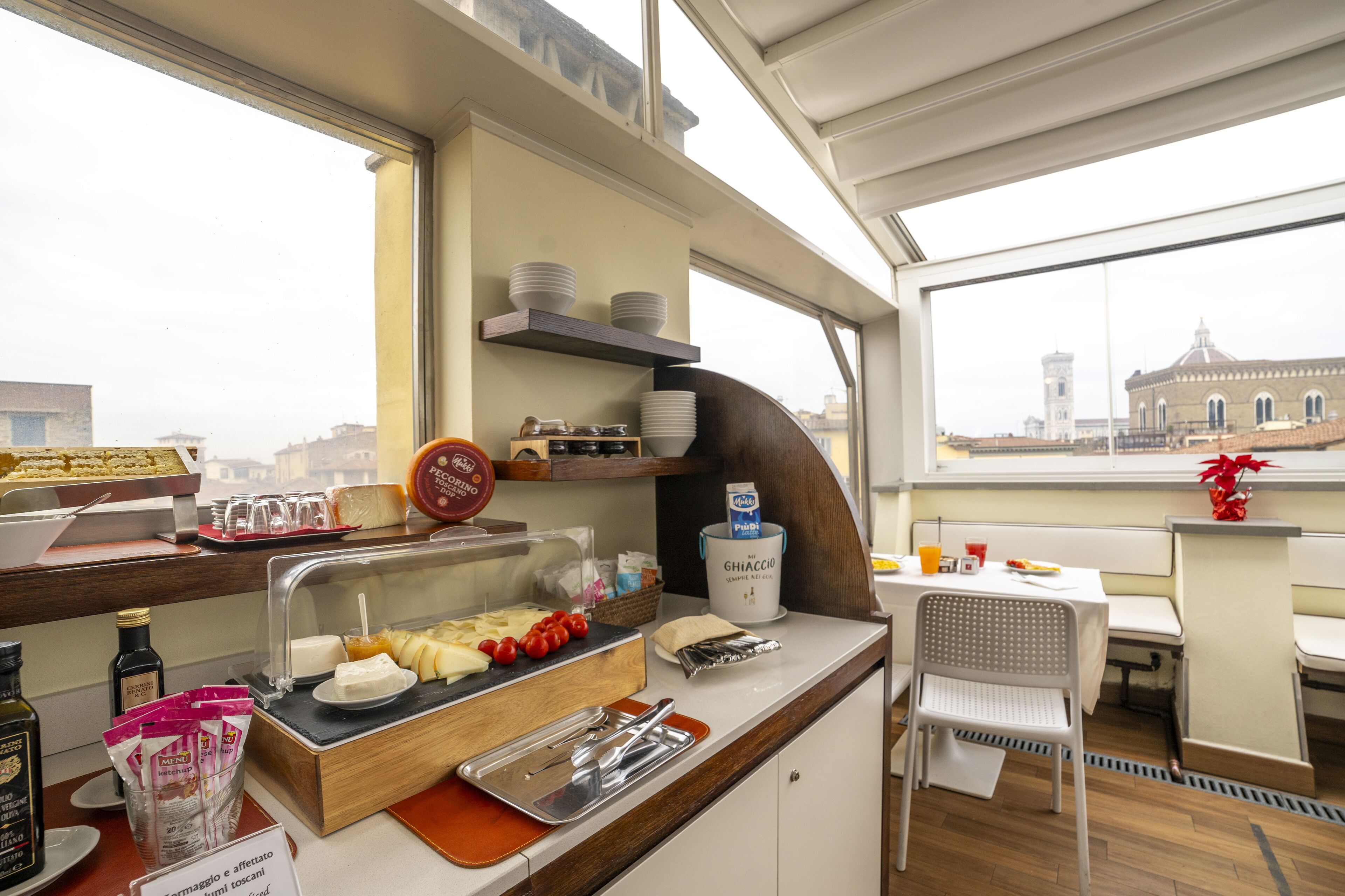 daily cooked-to-order breakfast (eur 18 per person)