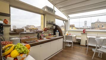 Tägliches nach Wunsch zubereitetes Frühstück (18 EUR pro Person)