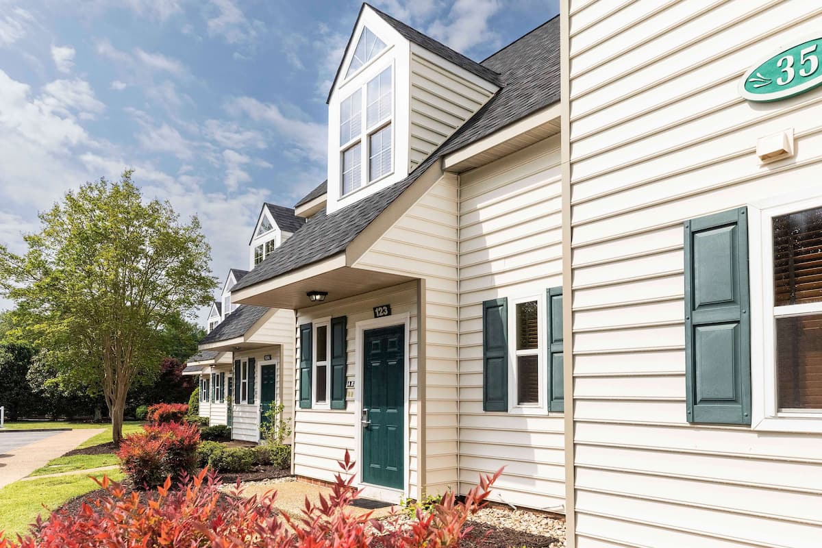 2 bedrooms, premium bedding, in-room safe, individually decorated