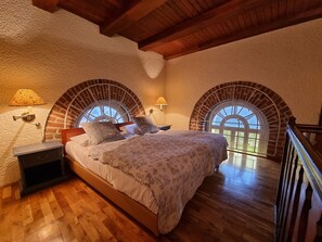 Suite, 1 habitación (Schloss-elevator access) | Ropa de cama hipoalergénica y decoración individual