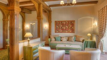 Suite (Marstall) | Wohnbereich | Flachbildfernseher