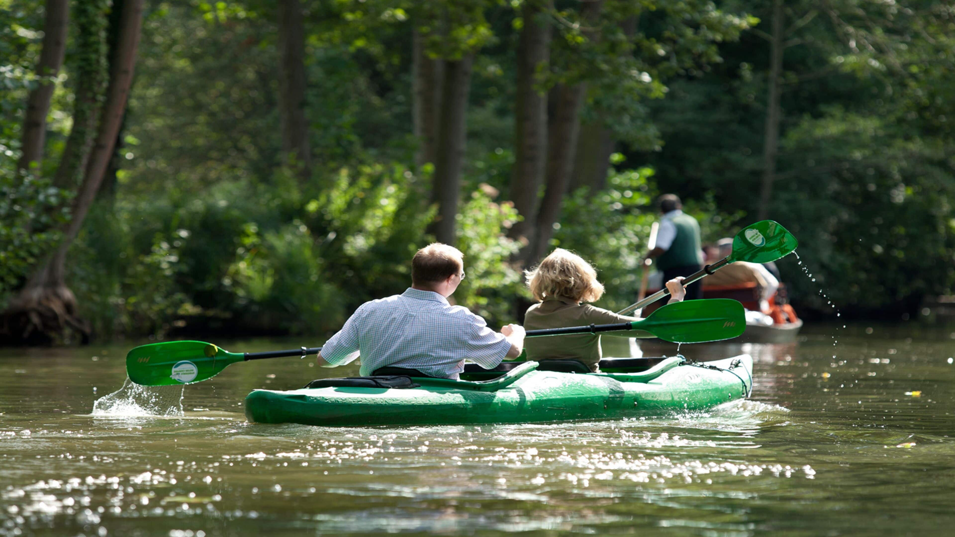 Chèo thuyền kayak