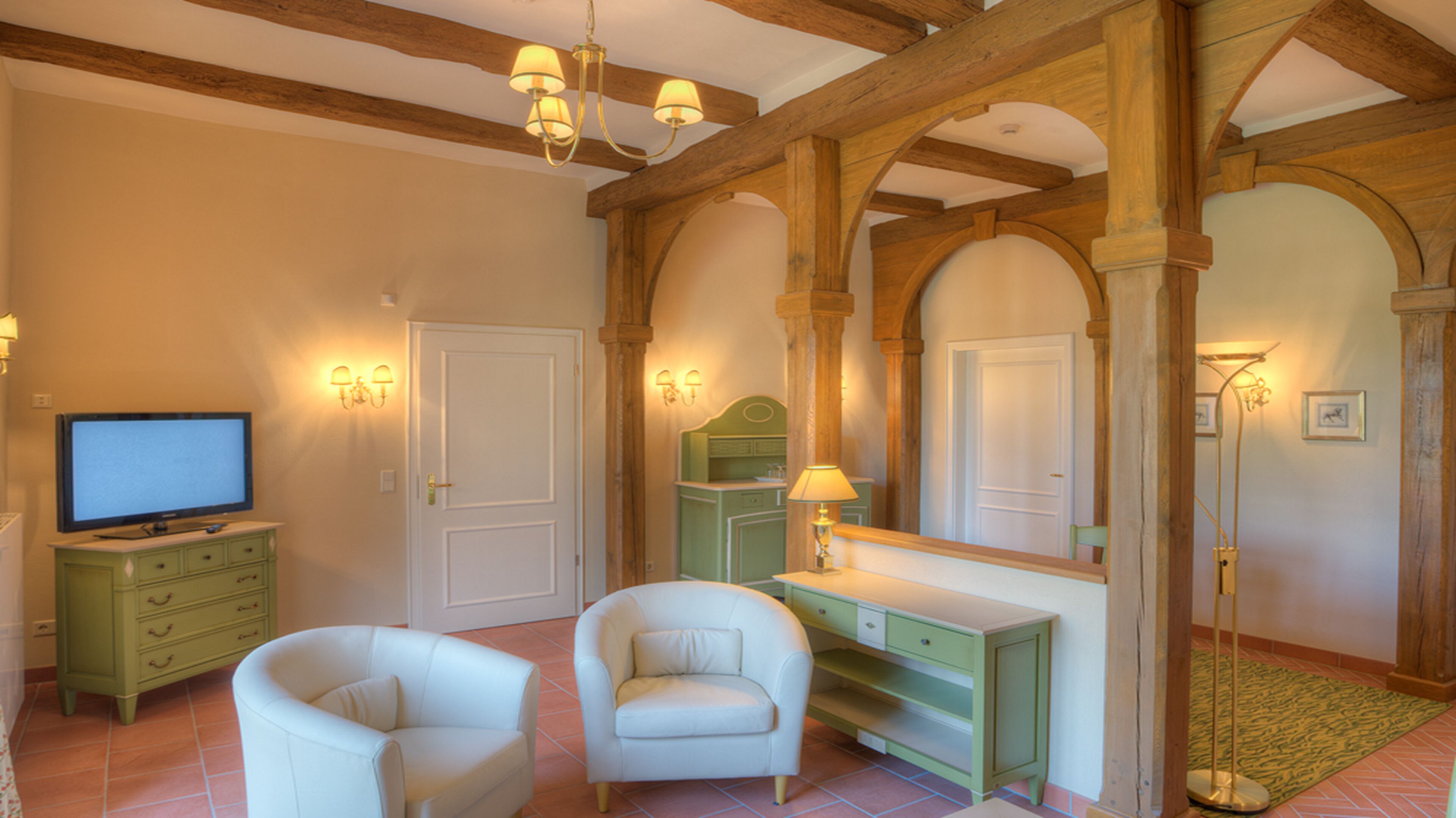 suite (marstall) | living area | flat-screen tv