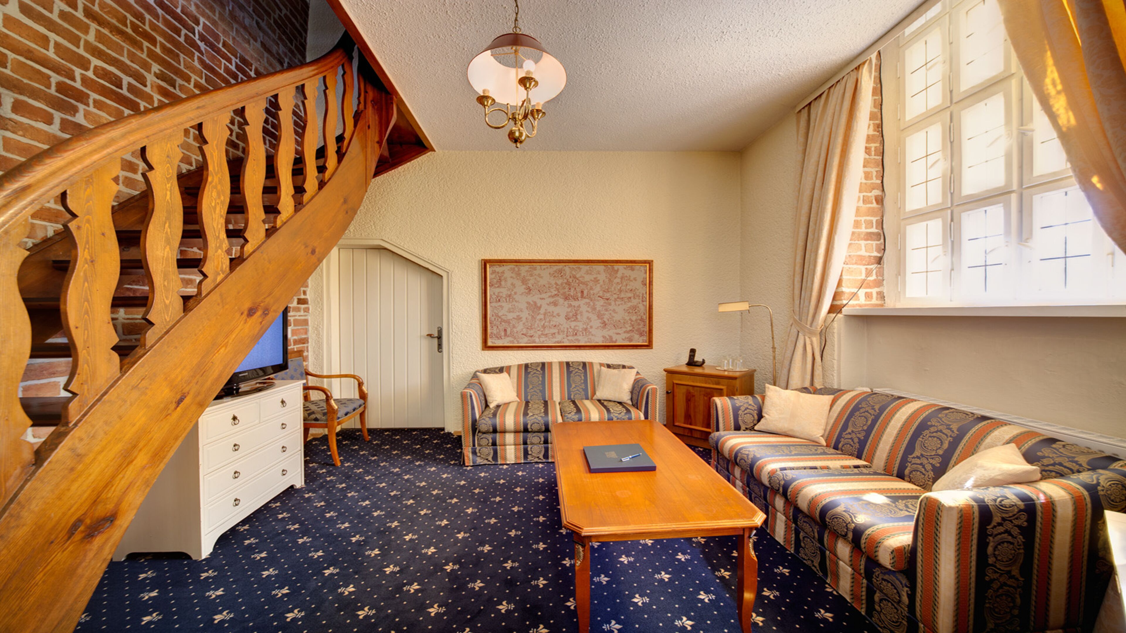 suite, 1 bedroom (schloss-elevator access) | living area | flat-screen tv