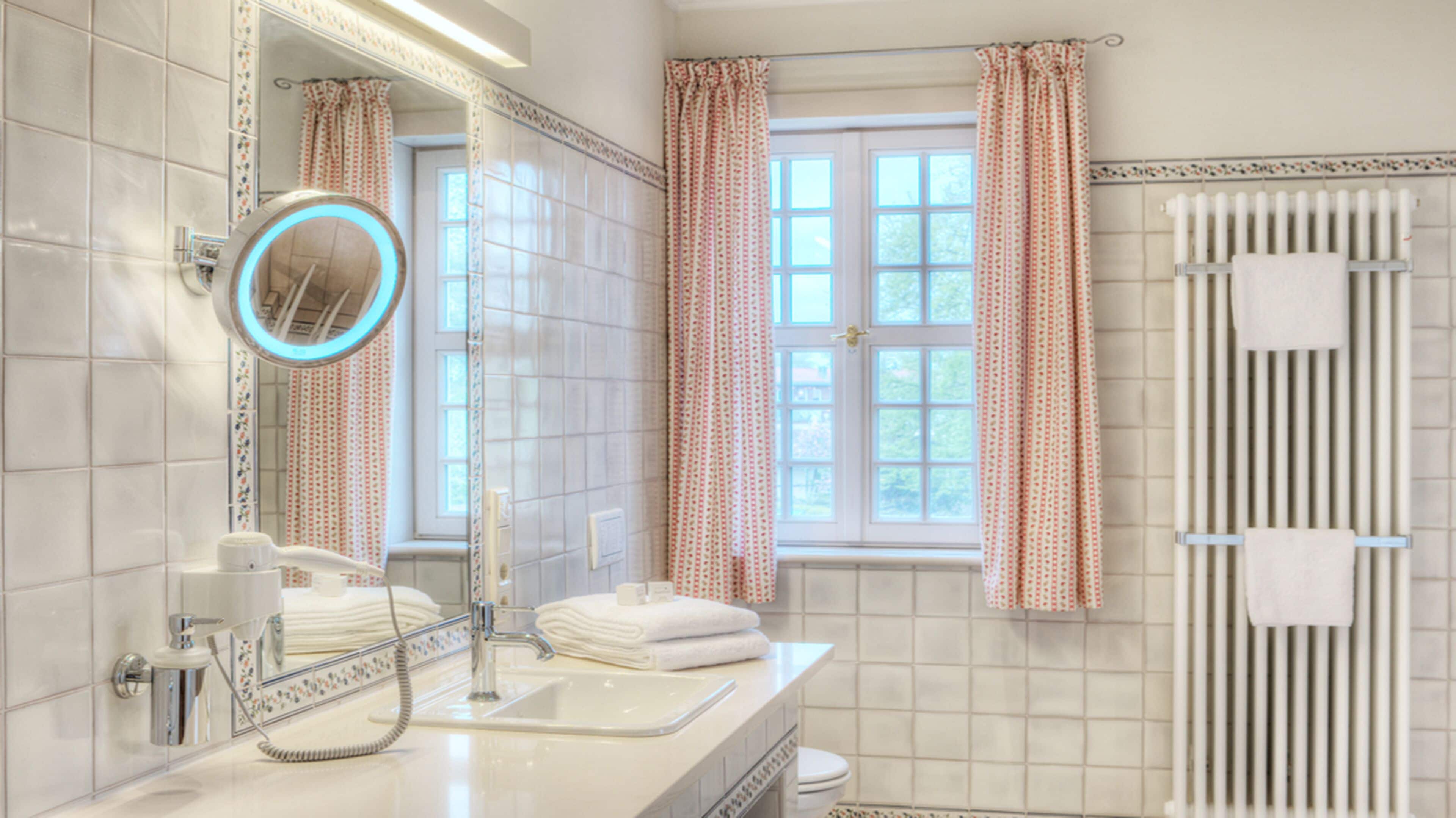 basic double room (marstall) | bathroom | hair dryer, bathrobes, towels