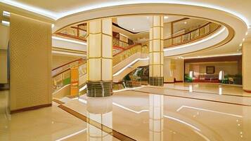 المنشأة من الداخل