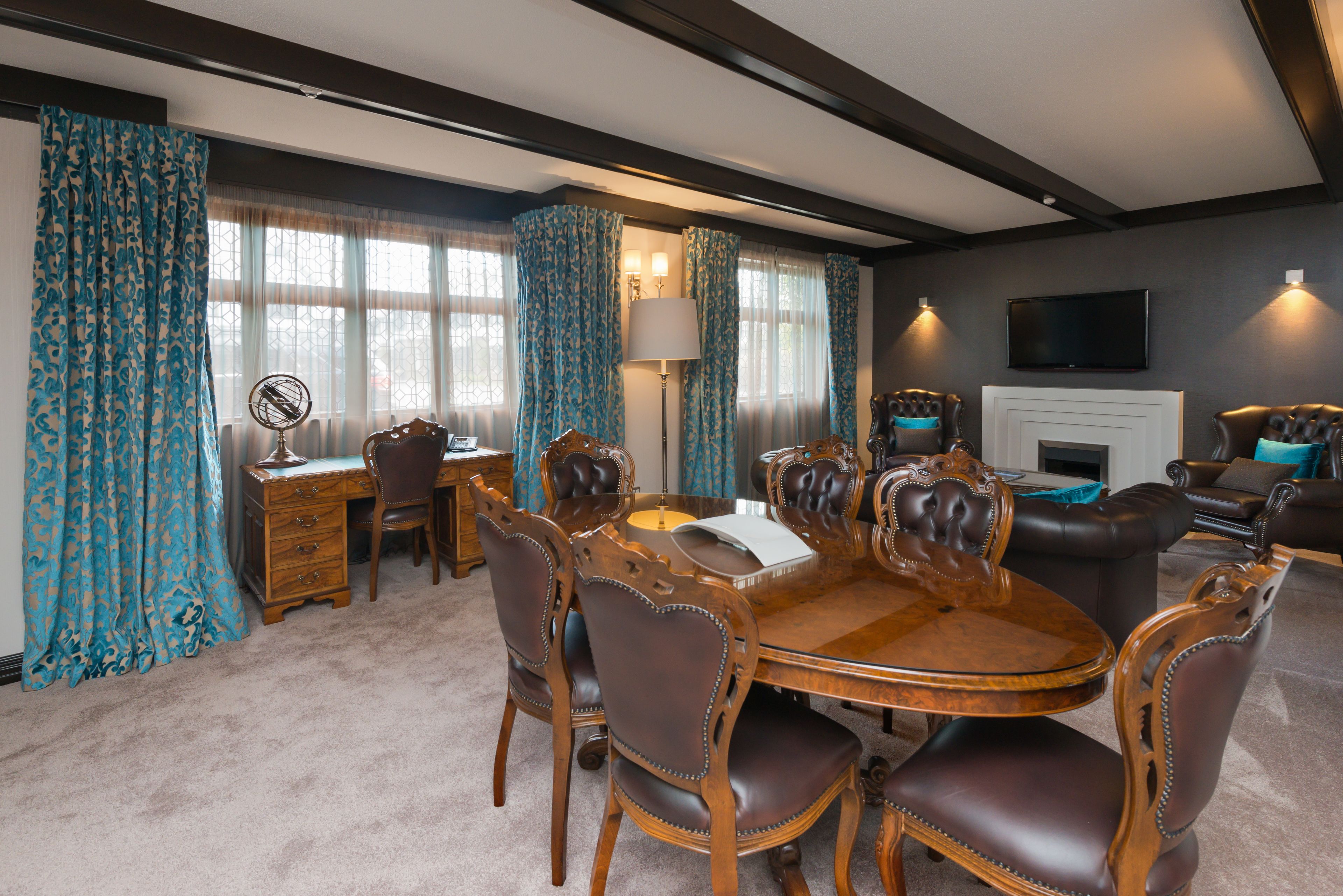 royal suite | in-room dining