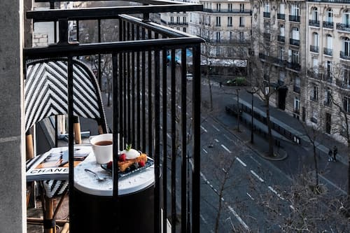 Chambre Prestige - Balcon panoramique - Arc de Triomphe | View from room