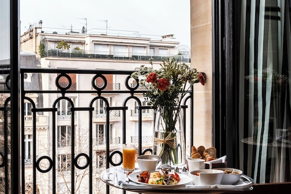Chambre Prestige - Arc de Triomphe | View from room