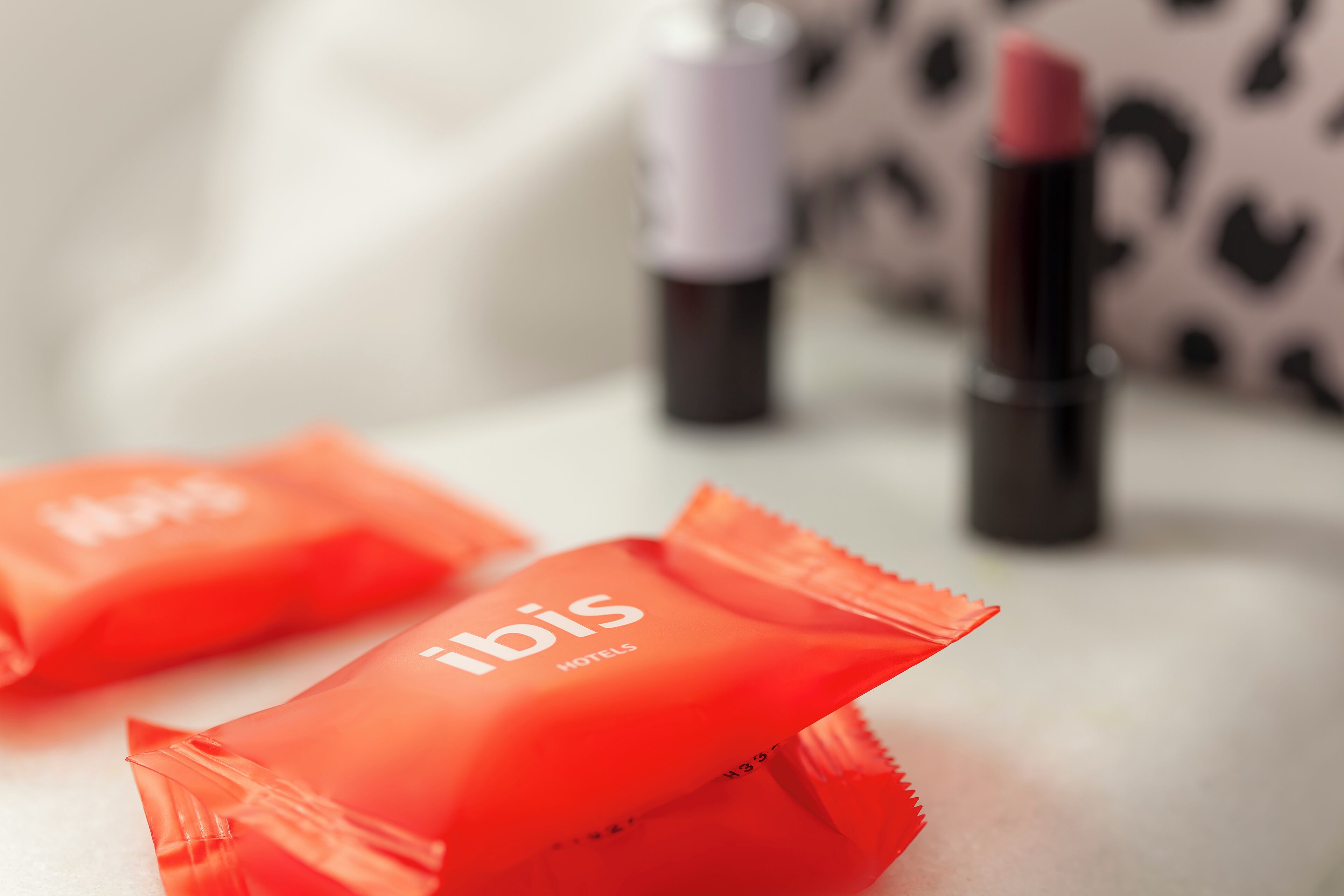 standard room, 2 single beds | minibar, in-room safe, desk, blackout curtains