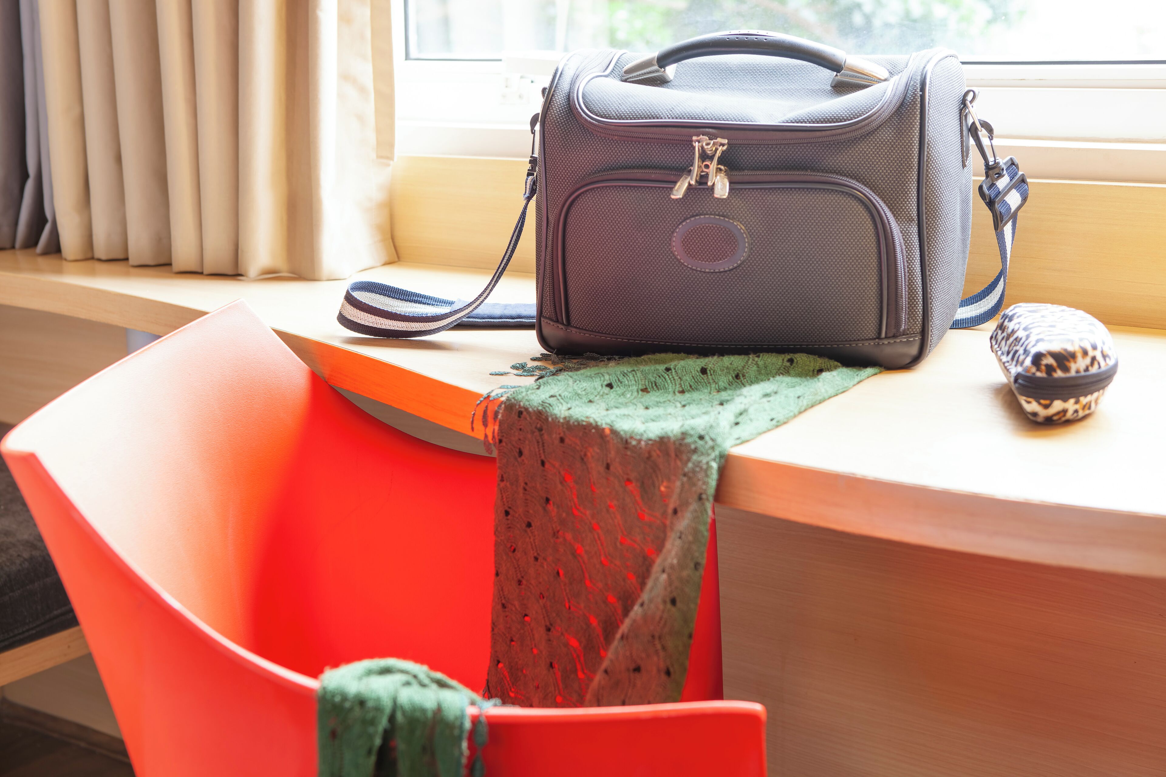 standard room, 2 single beds | minibar, in-room safe, desk, blackout curtains