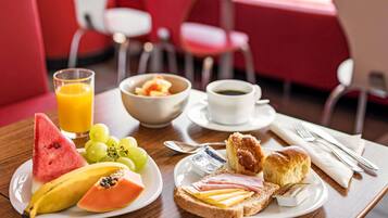 Frokostbuffé hver dag (mot et tillegg)