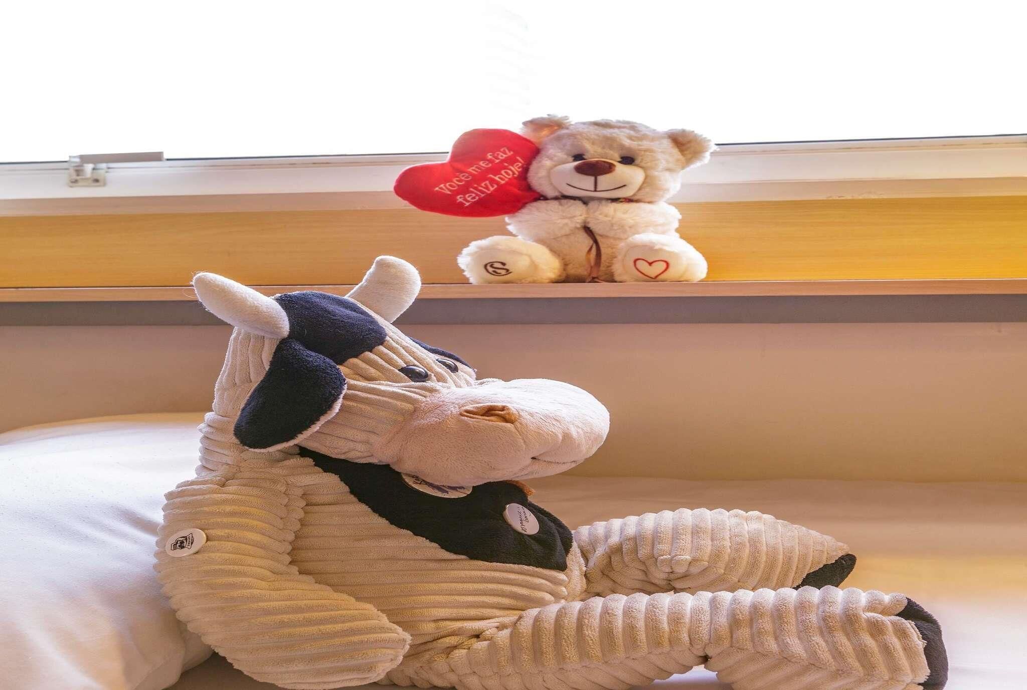 Standardrum - flera sängar | Minibar, värdeförvaringsskåp på rummet och mörkläggningsgardiner