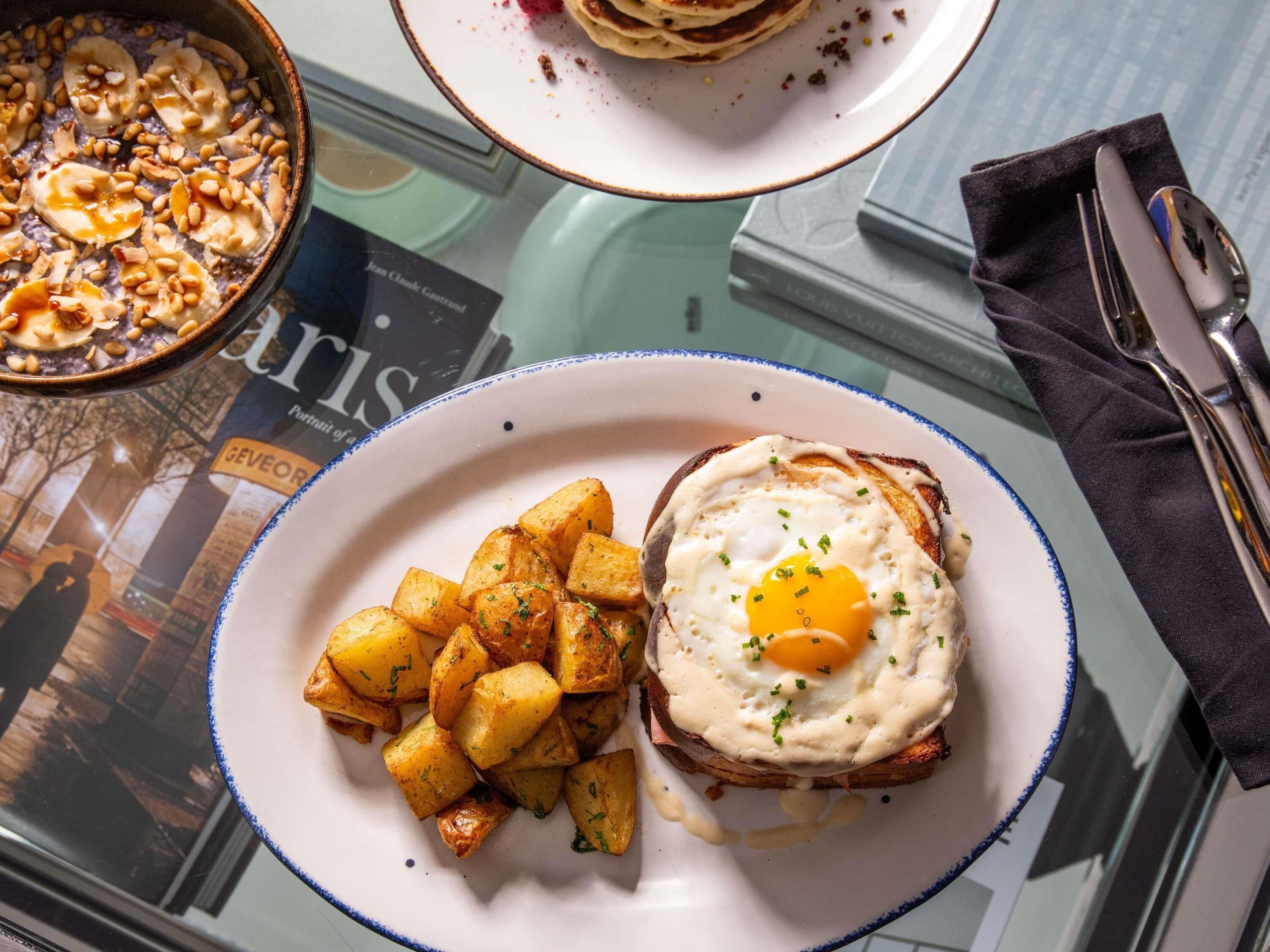 Desayuno a la carta todos los días (con cargo)