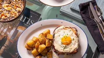 Desayuno a la carta todos los días (con cargo)