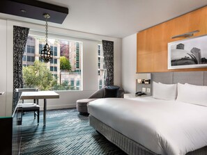 Premium bedding, in-room safe, individually decorated - Sofitel Chicago Magnificent Mile (Chicago)