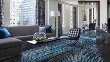 Hochwertige Bettwaren, Zimmersafe, individuell dekoriert