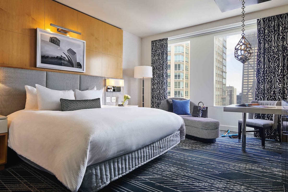 Superior Room, 1 King Bed (Floors 11-21) | Premium bedding, in-room safe, individually decorated